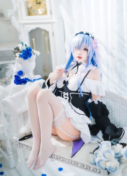 龙纹身的女孩