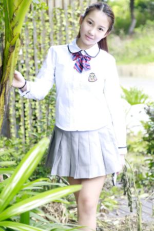 扒开美女下面进去