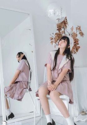 忧郁的少女