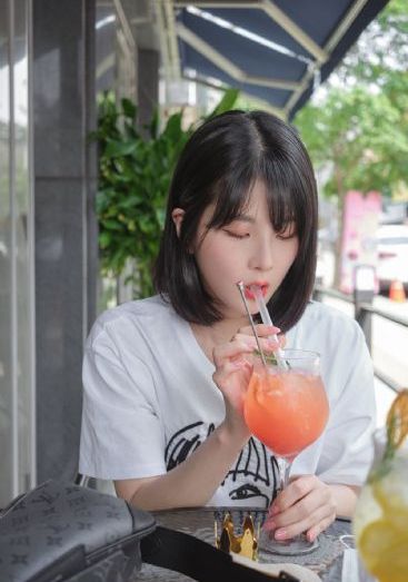 海边的女人