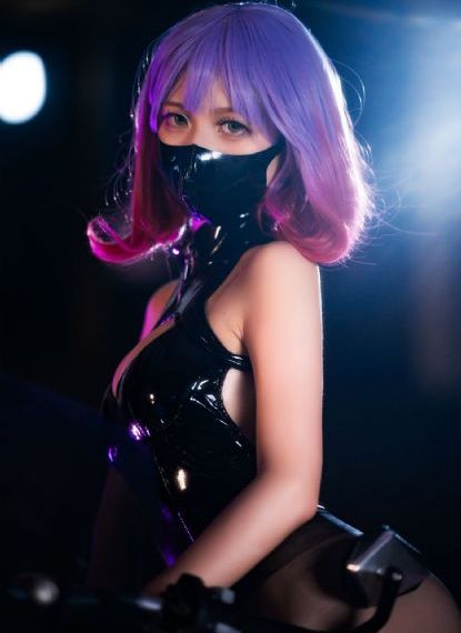 少妇和快递员在电梯做爰小说