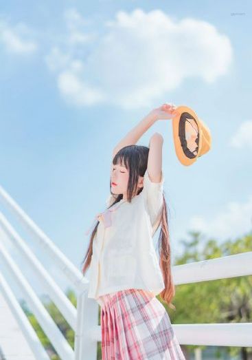 被迫成为女同学的脚奴袜奴